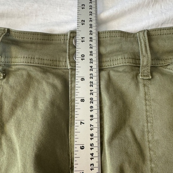Torrid Women's High-Rise Army Green Chino Cropped Pants Size 22 Pockets‎ - Picture 10 of 13
